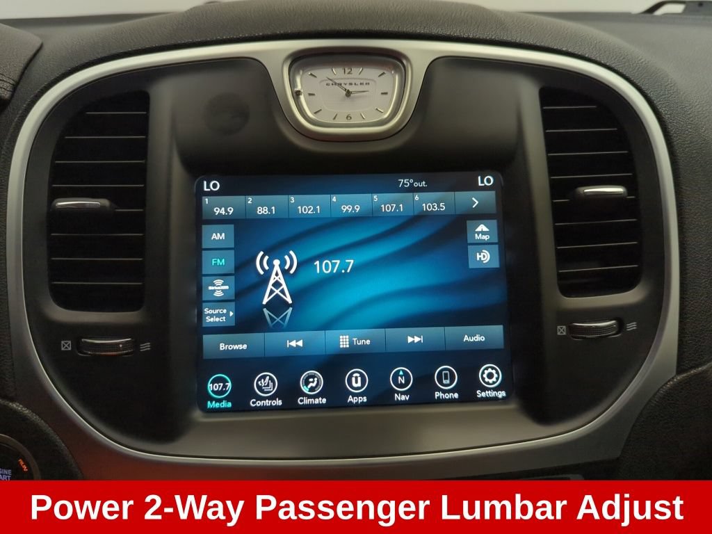 Used 2022 Chrysler 300 Touring L RWD image 16