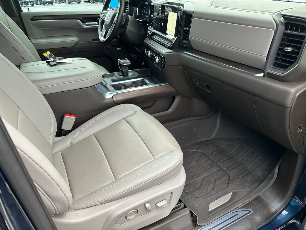 Used 2023 GMC Sierra 1500 SLT w/ SLT Premium Package AWD/4WD image 16