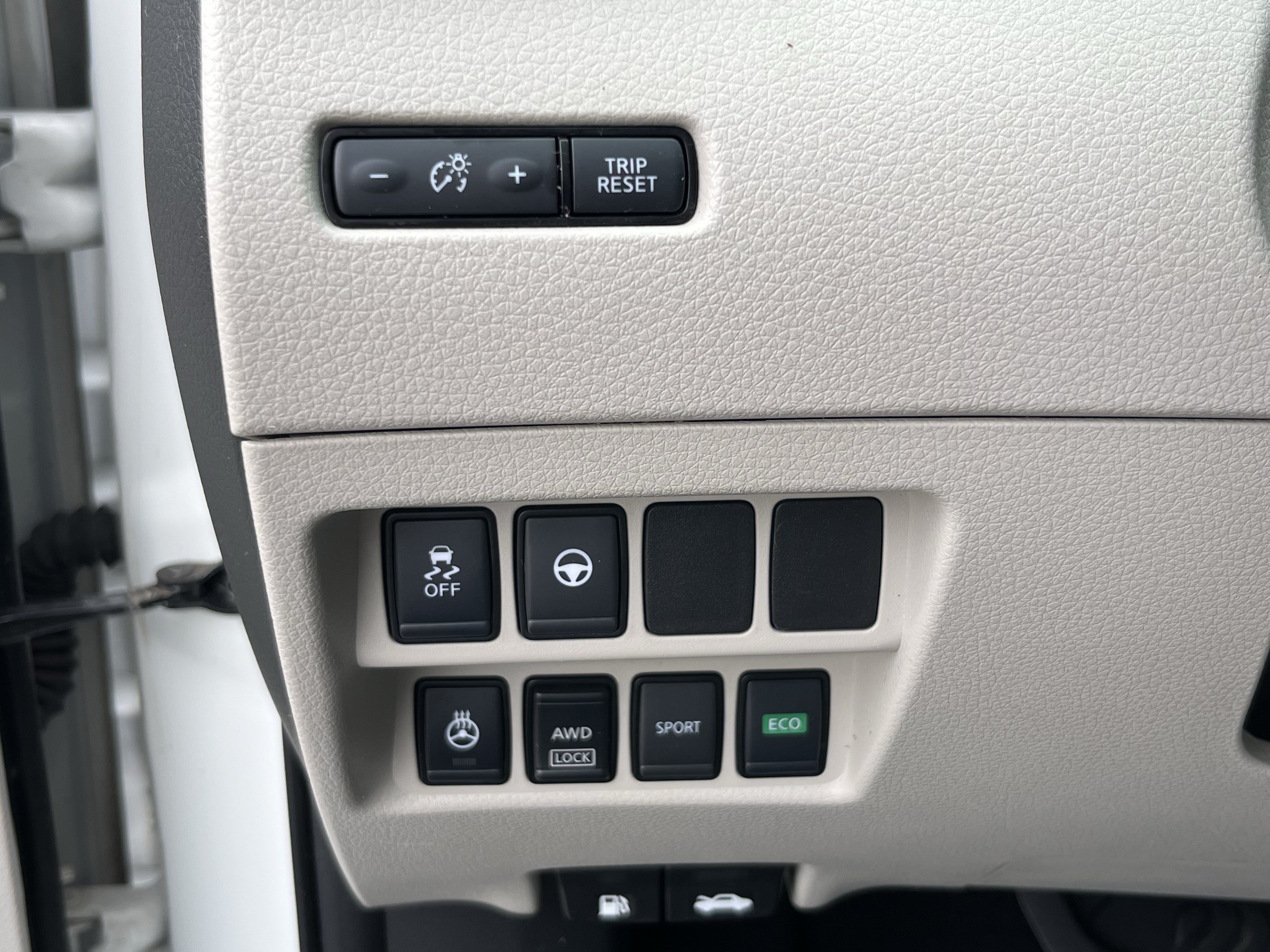 Used 2022 Nissan Rogue Sport SL AWD/4WD image 25