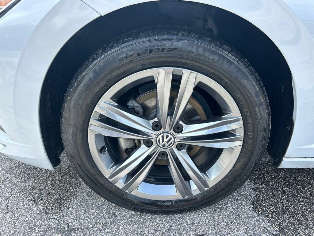 Used 2019 Volkswagen Jetta R-Line FWD image 18