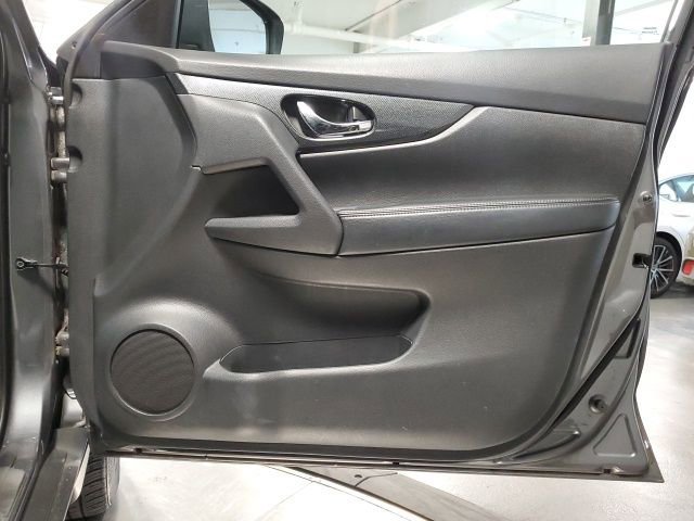 Used 2014 Nissan Rogue SL image 25