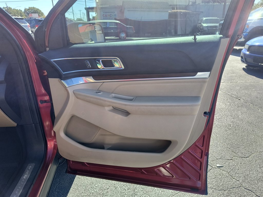 Used 2016 Ford Explorer Limited image 24
