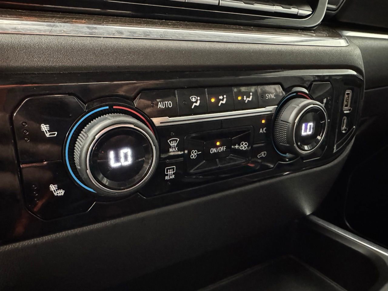 Used 2023 Chevrolet Silverado 1500 LT Trail Boss w/ Convenience Package II image 20