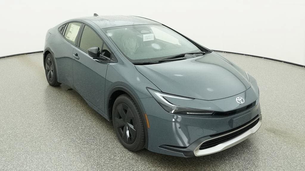 New 2027 Toyota Prius Plug-In Hybrid FWD image 13