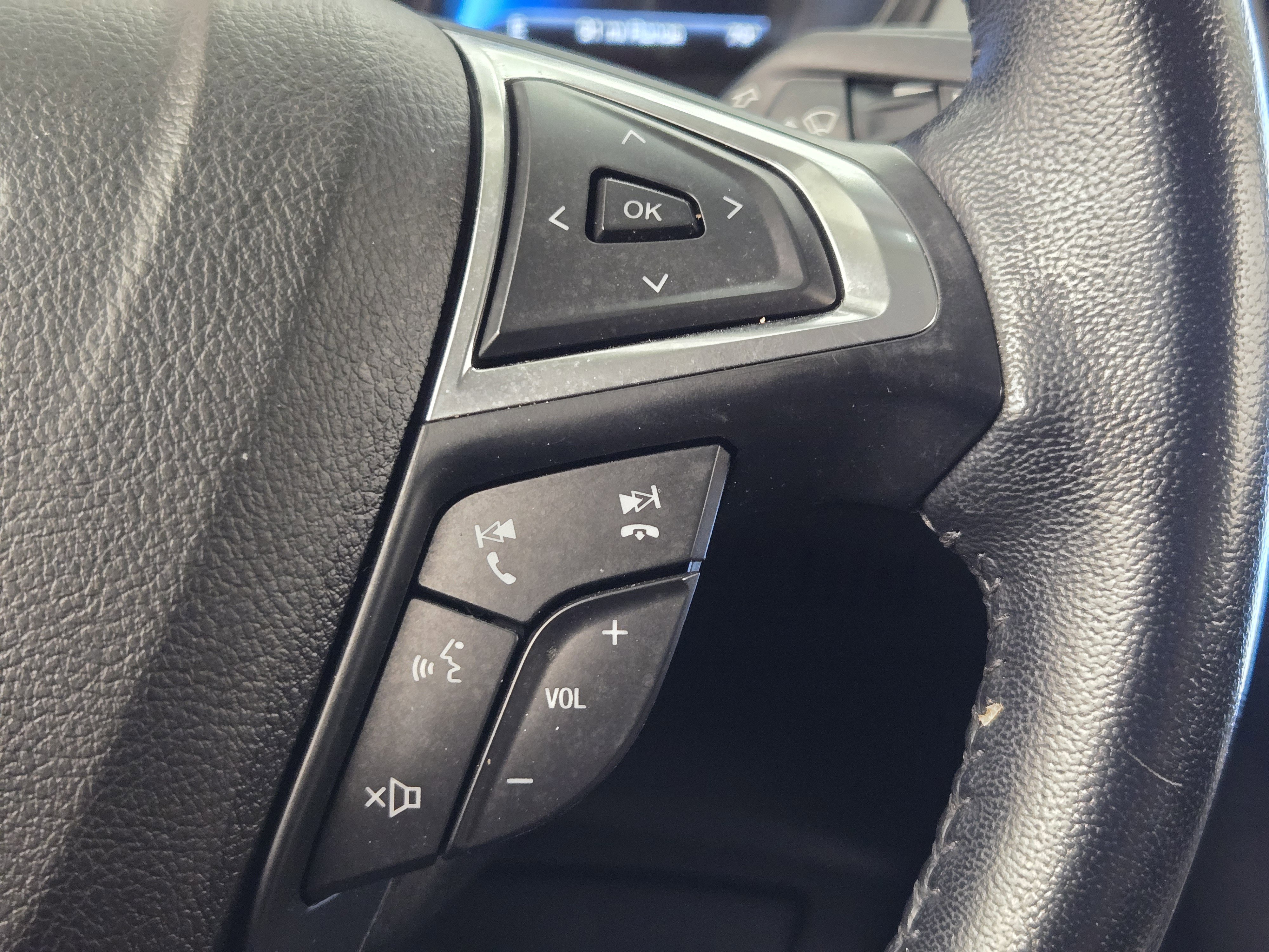 Certified 2023 Ford Edge SEL image 28