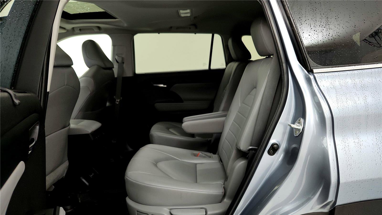 Certified 2023 Toyota Highlander XLE image 14