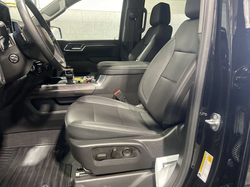 Certified 2024 Chevrolet Silverado 1500 LTZ w/ LTZ Premium Package AWD/4WD image 20