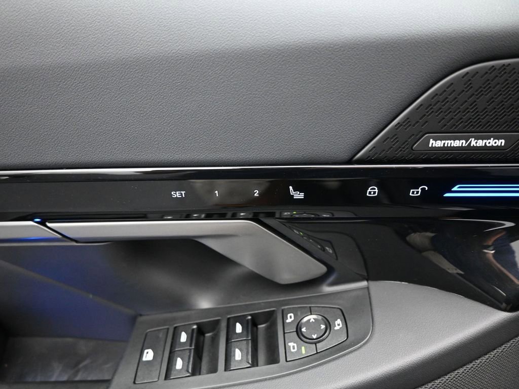 Used 2025 BMW 530i image 12