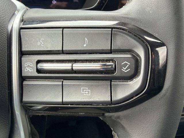 Used 2024 Chevrolet Colorado LT w/ LT Convenience Package image 23