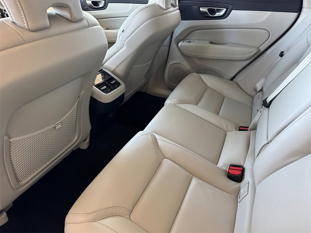 New 2026 Volvo XC60 B5 Ultra image 11