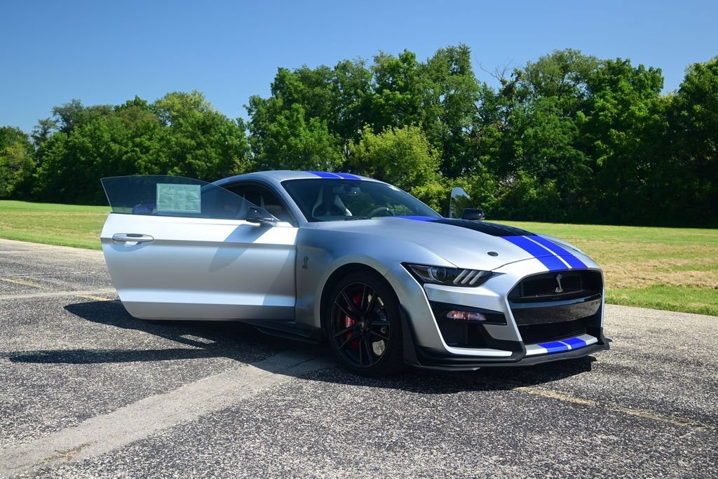 Used 2022 Ford Mustang Shelby GT500 w/ Technology Package RWD image 16