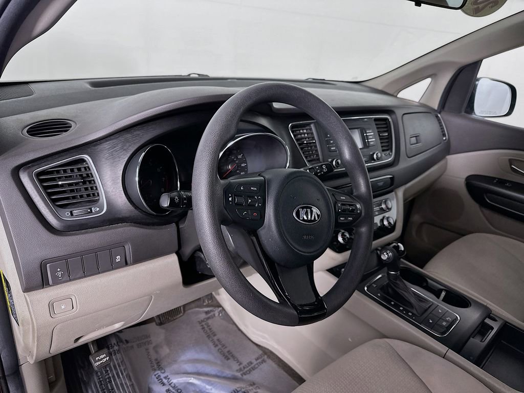 Used 2016 Kia Sedona LX w/ Option Group 020 FWD image 14