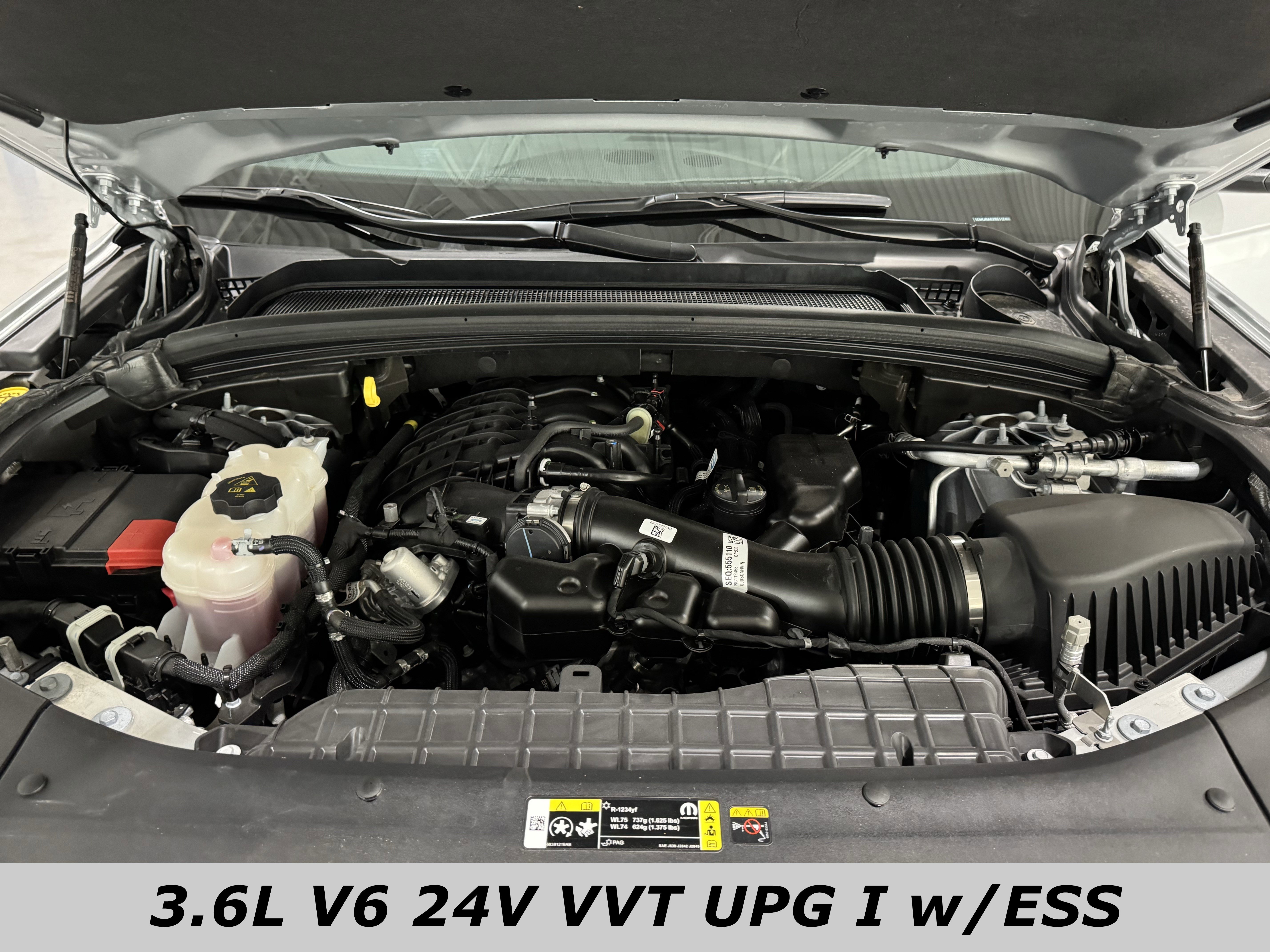 Used 2024 Jeep Grand Cherokee Laredo w/ MOPAR Finishing Package image 12