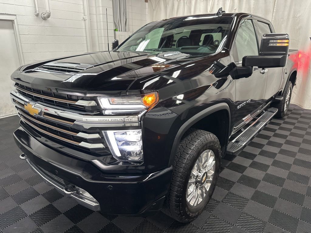 Used 2023 Chevrolet Silverado 2500 High Country w/ Z71 Off-Road Package AWD/4WD image 4