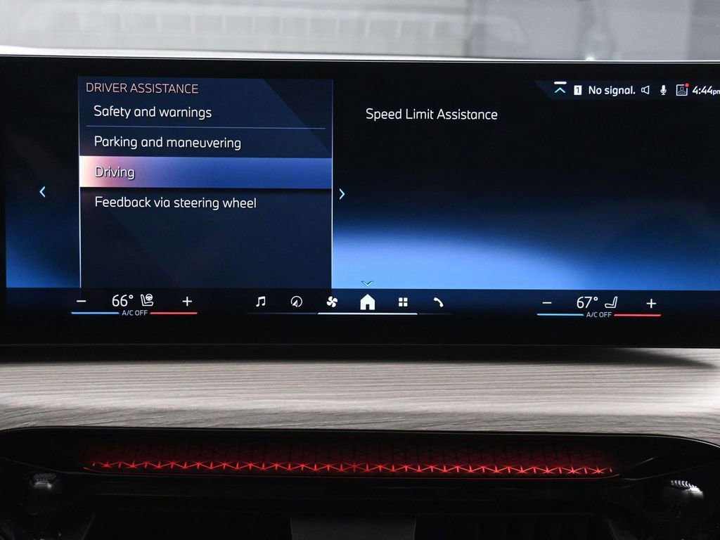 Used 2025 BMW 330i xDrive Sedan image 35