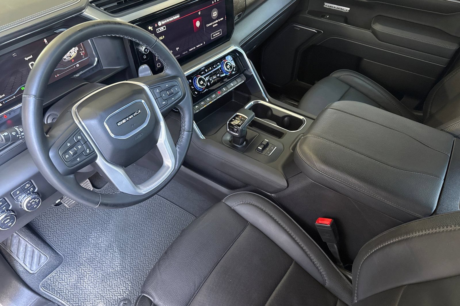 Used 2025 GMC Sierra 1500 Denali AWD/4WD image 9