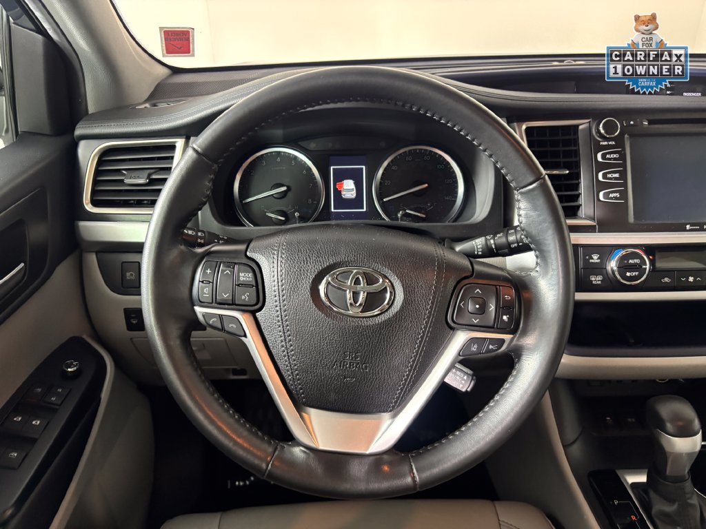 Used 2019 Toyota Highlander XLE AWD/4WD image 18