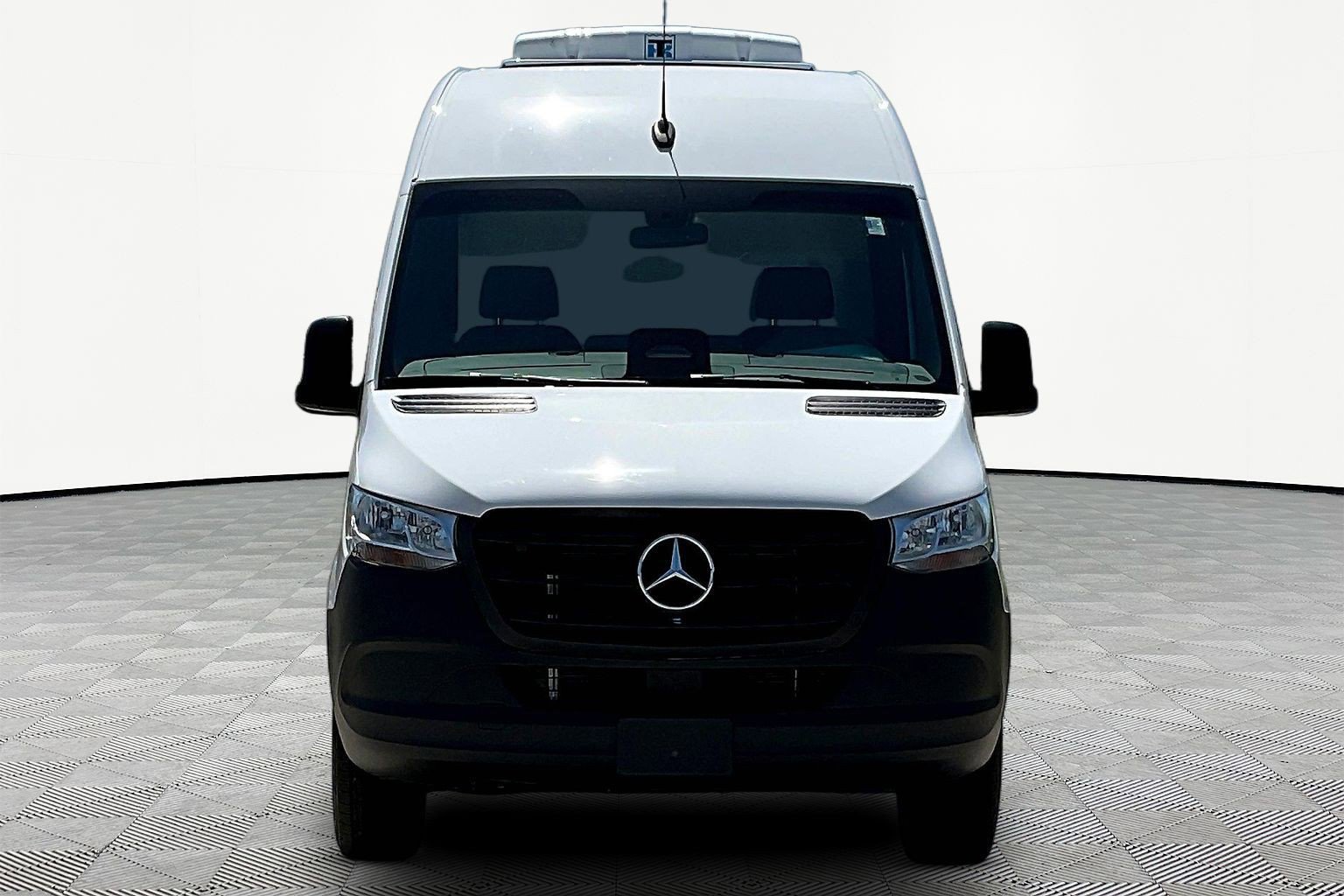 New 2025 Mercedes-Benz Sprinter 2500 image 2