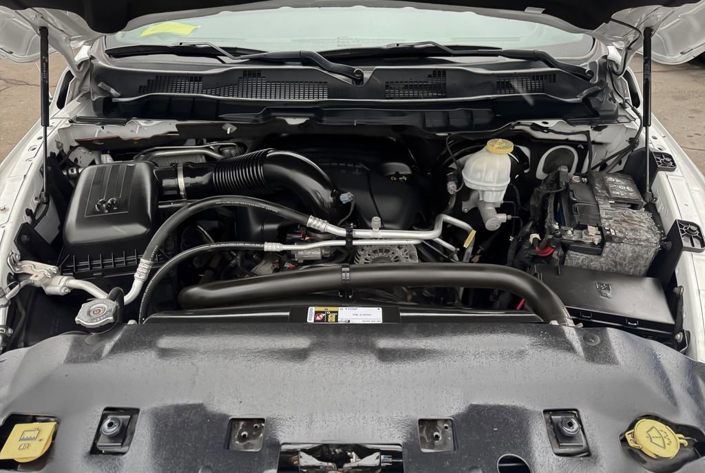 Used 2019 RAM 1500 Classic SLT AWD/4WD image 30