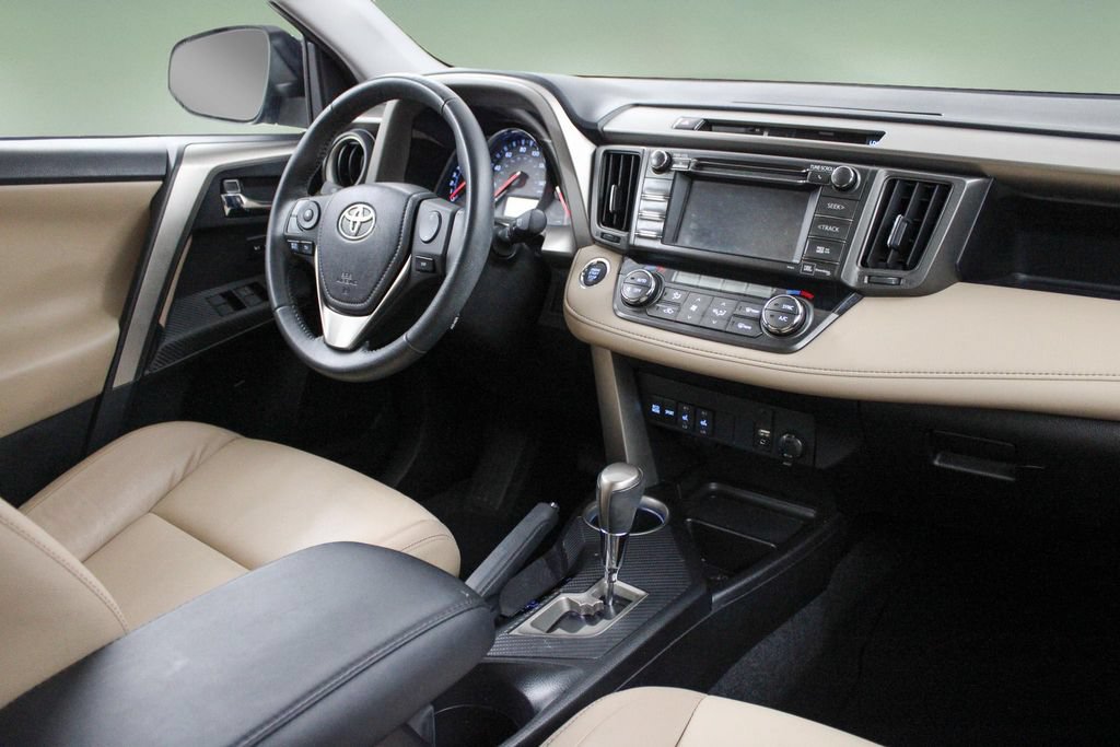 Used 2014 Toyota RAV4 Limited w/ Technology Package AWD/4WD image 21