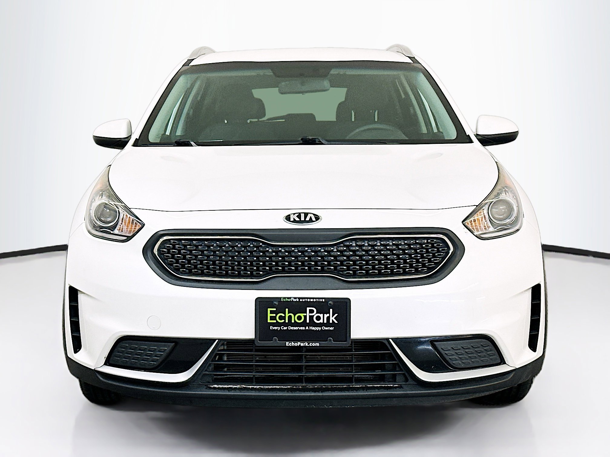 Used 2018 Kia Niro LX image 2