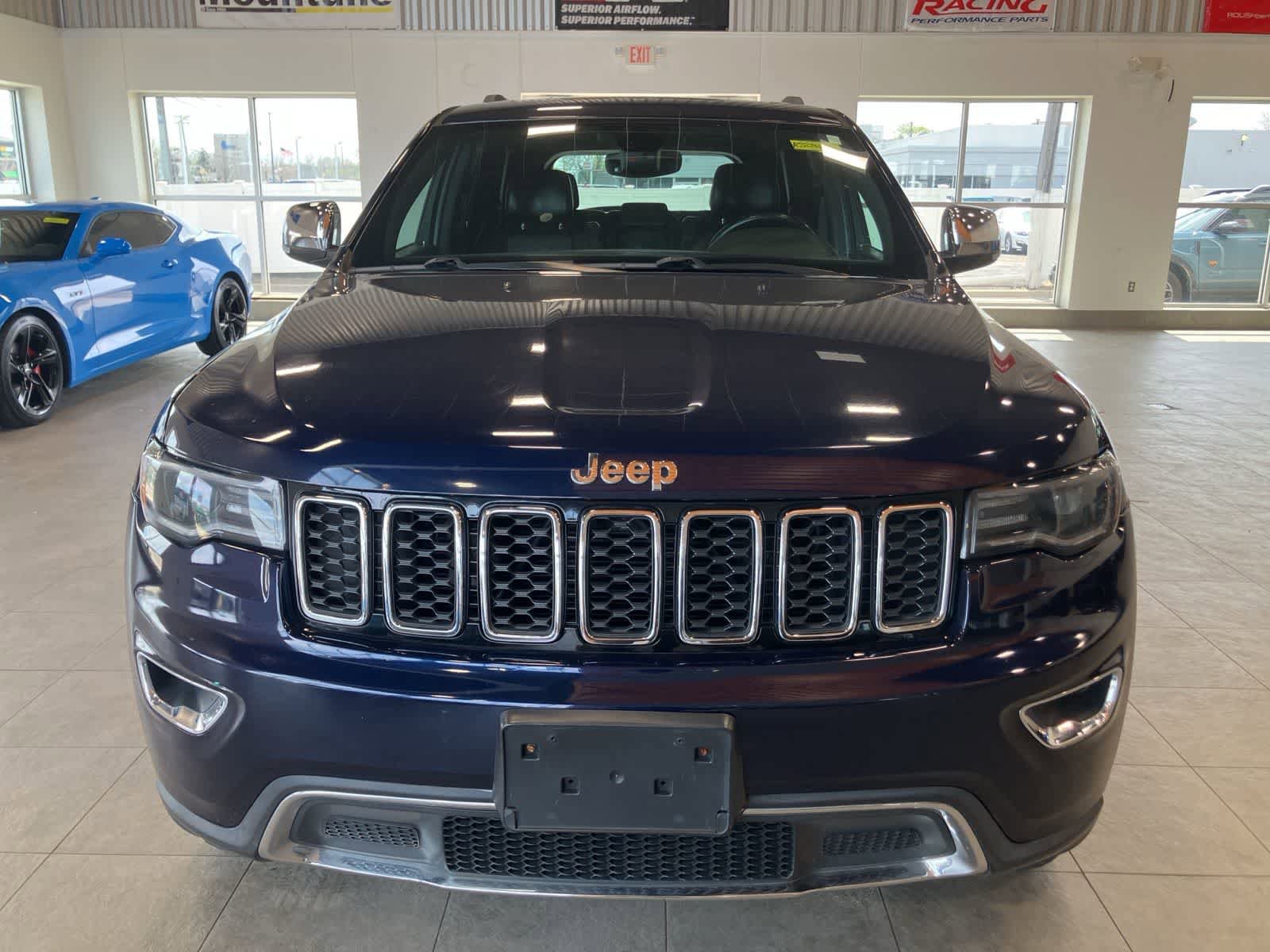 Used 2018 Jeep Grand Cherokee Limited w/ Luxury Group II AWD/4WD image 2