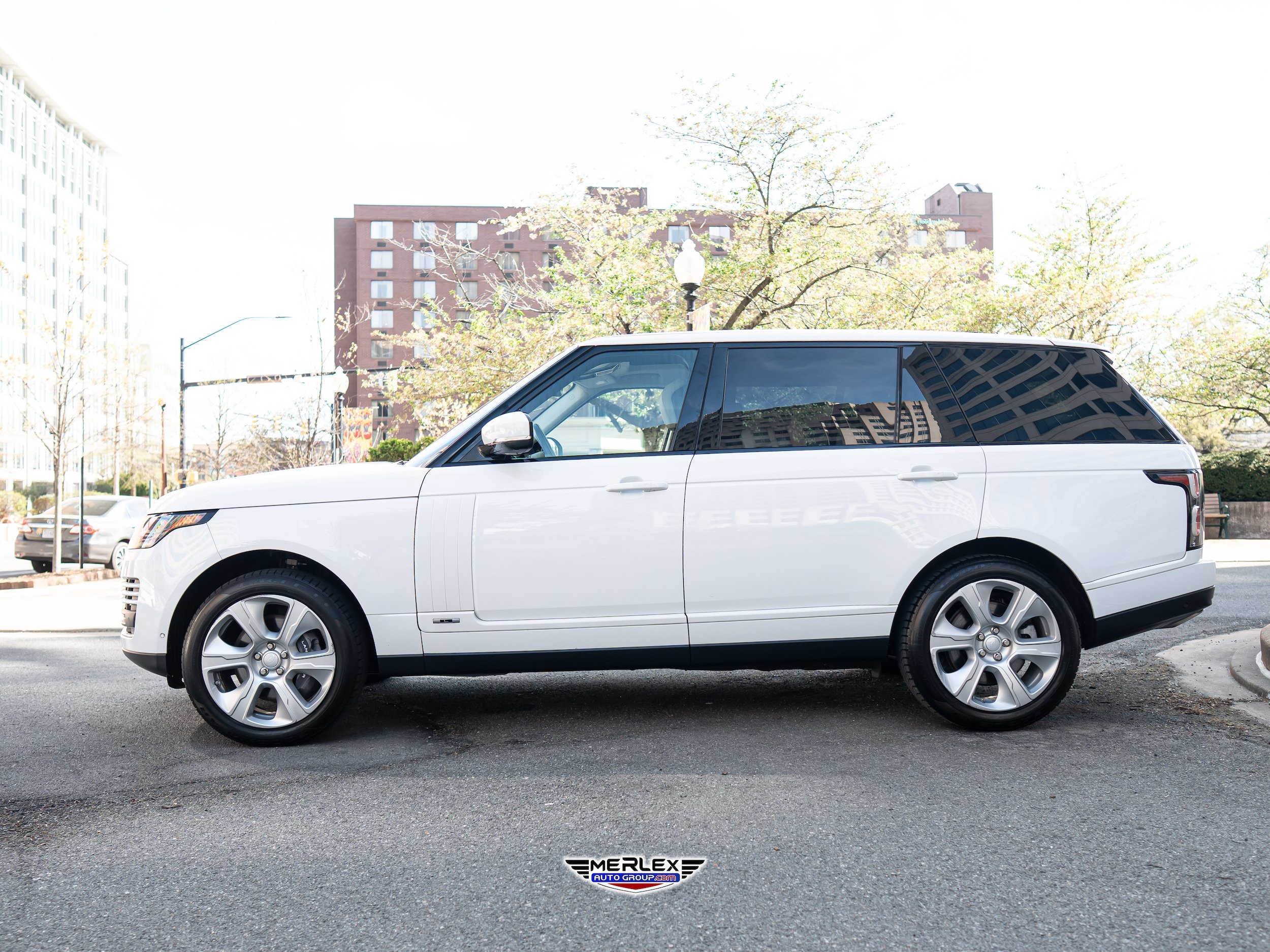 Used 2018 Land Rover Range Rover Long Wheelbase Supercharged AWD/4WD image 4