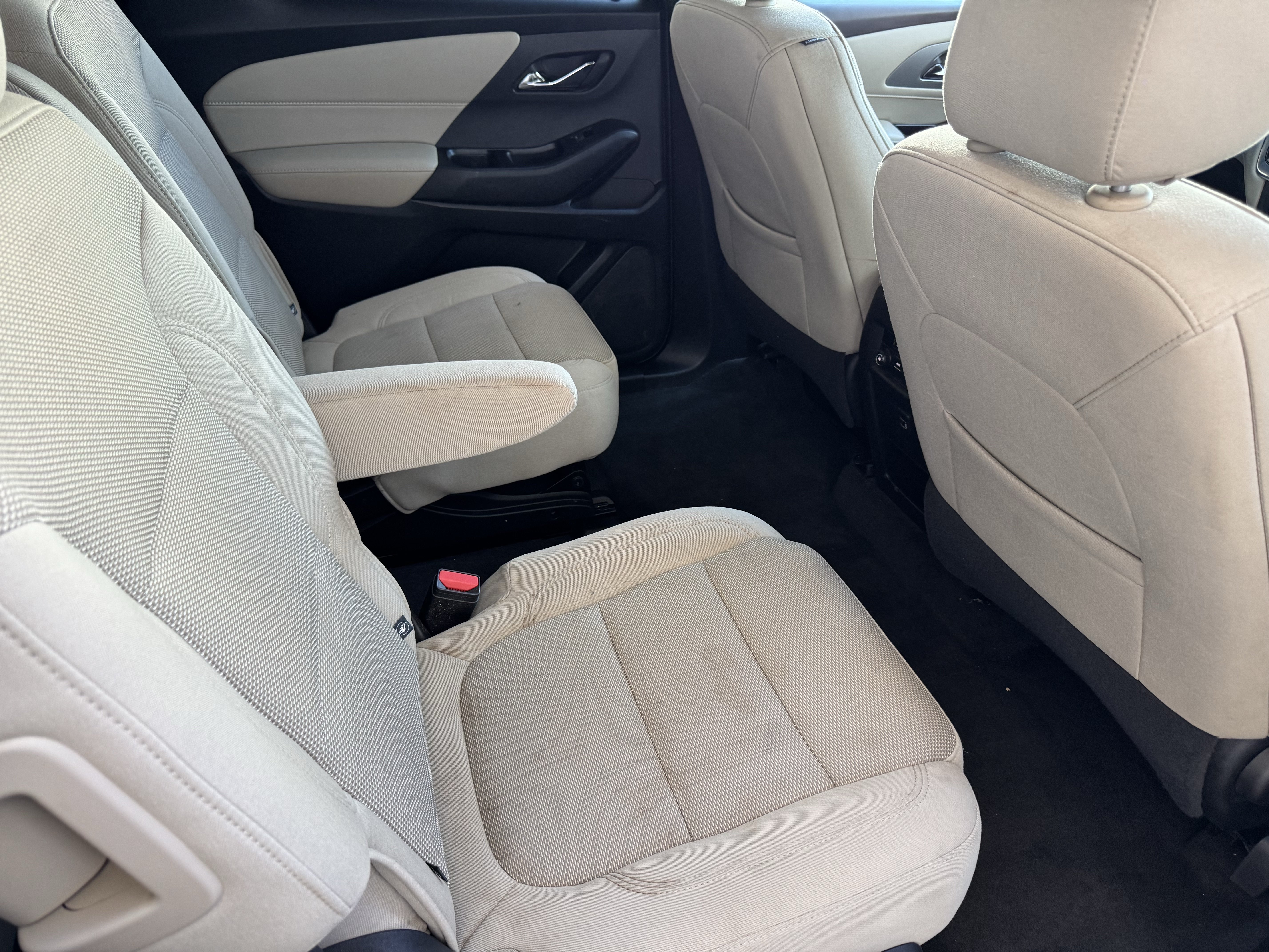 Certified 2023 Chevrolet Traverse LT w/ LPO, Cargo Package AWD/4WD image 21