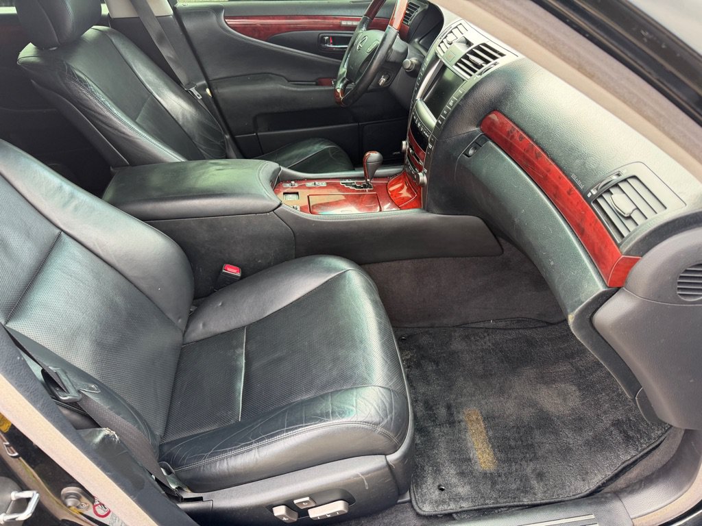 Used 2007 Lexus LS 460 w/ Comfort Pkg RWD image 11