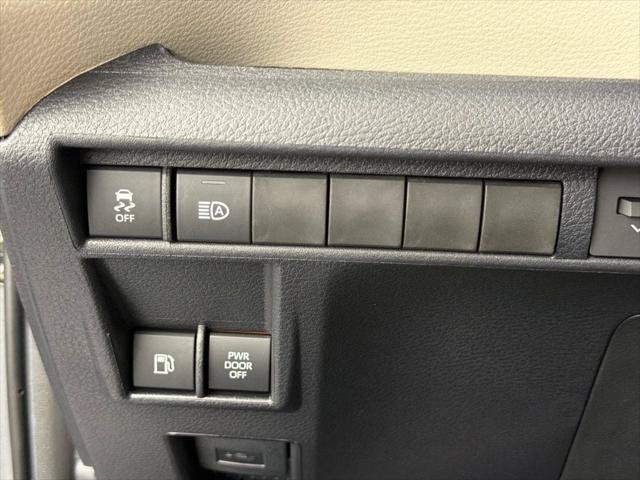 Certified 2026 Toyota Sienna Limited FWD image 30
