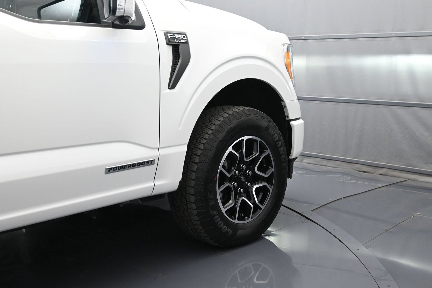 Used 2023 Ford F150 Lariat w/ Max Trailer Tow Package AWD/4WD image 50