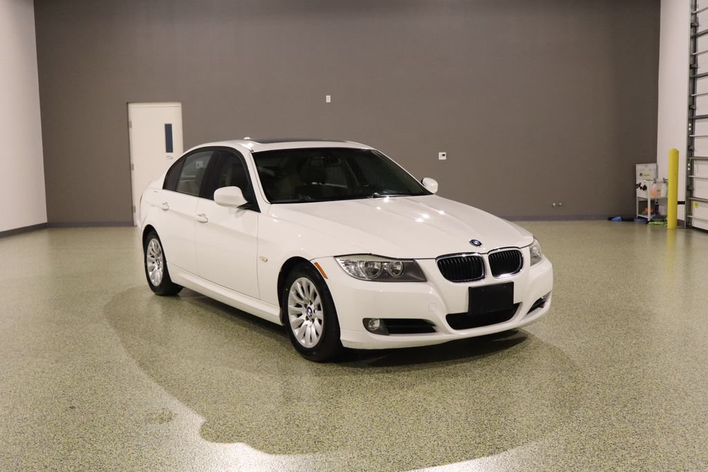 Used 2009 BMW 328i Sedan RWD image 1