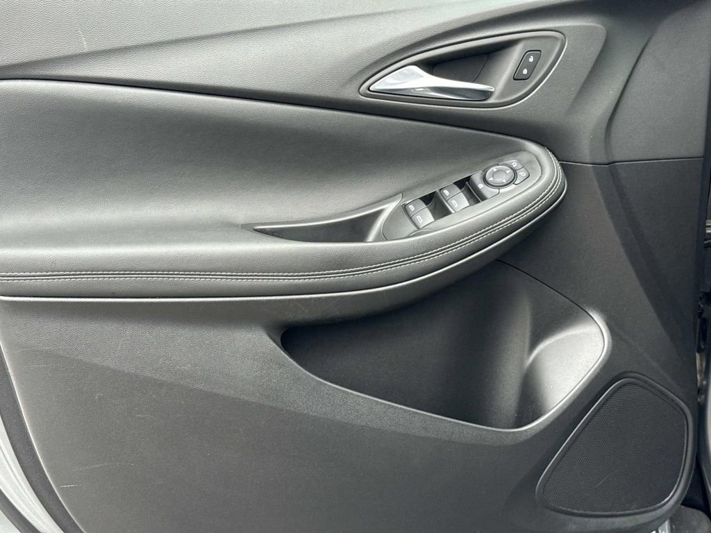 Used 2023 Buick Encore GX Select w/ Safety Package II AWD/4WD image 17