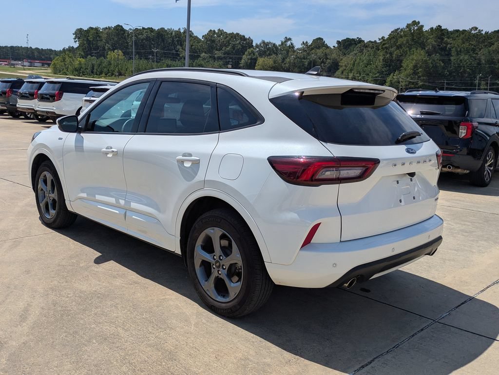 Used 2024 Ford Escape ST-Line Select w/ Tech Pack #1 AWD/4WD image 3
