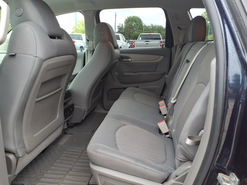 Used 2017 Chevrolet Traverse LS FWD image 9
