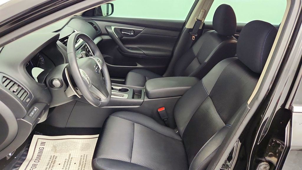 Used 2017 Nissan Altima 2.5 SR w/ Midnight Edition Package image 18