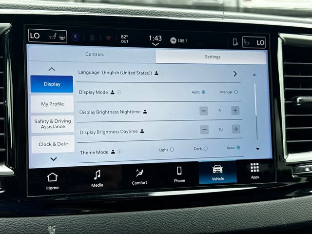 Certified 2025 Chrysler Pacifica Select FWD image 33
