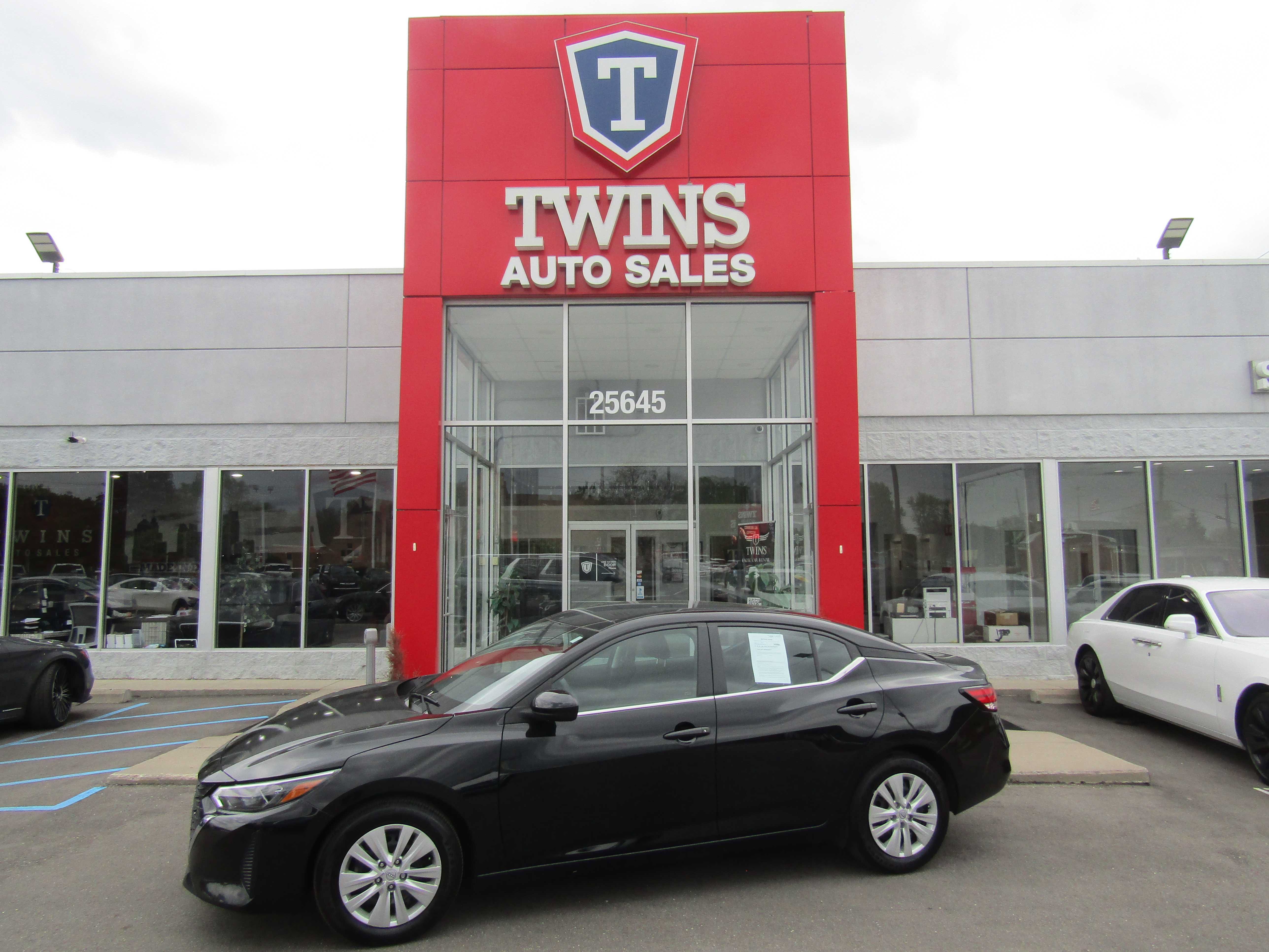 Used 2025 Nissan Sentra S FWD image 1
