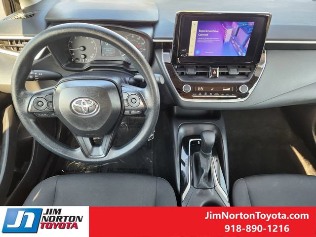 Used 2025 Toyota Corolla LE FWD image 25