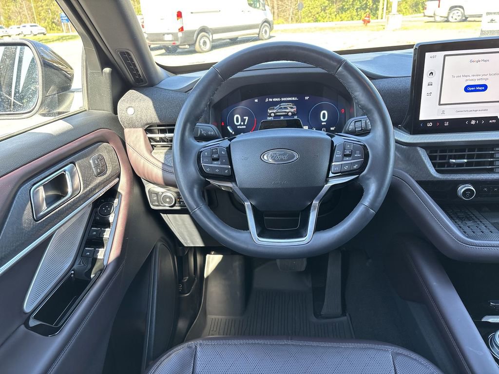 Used 2025 Ford Explorer Platinum RWD image 11