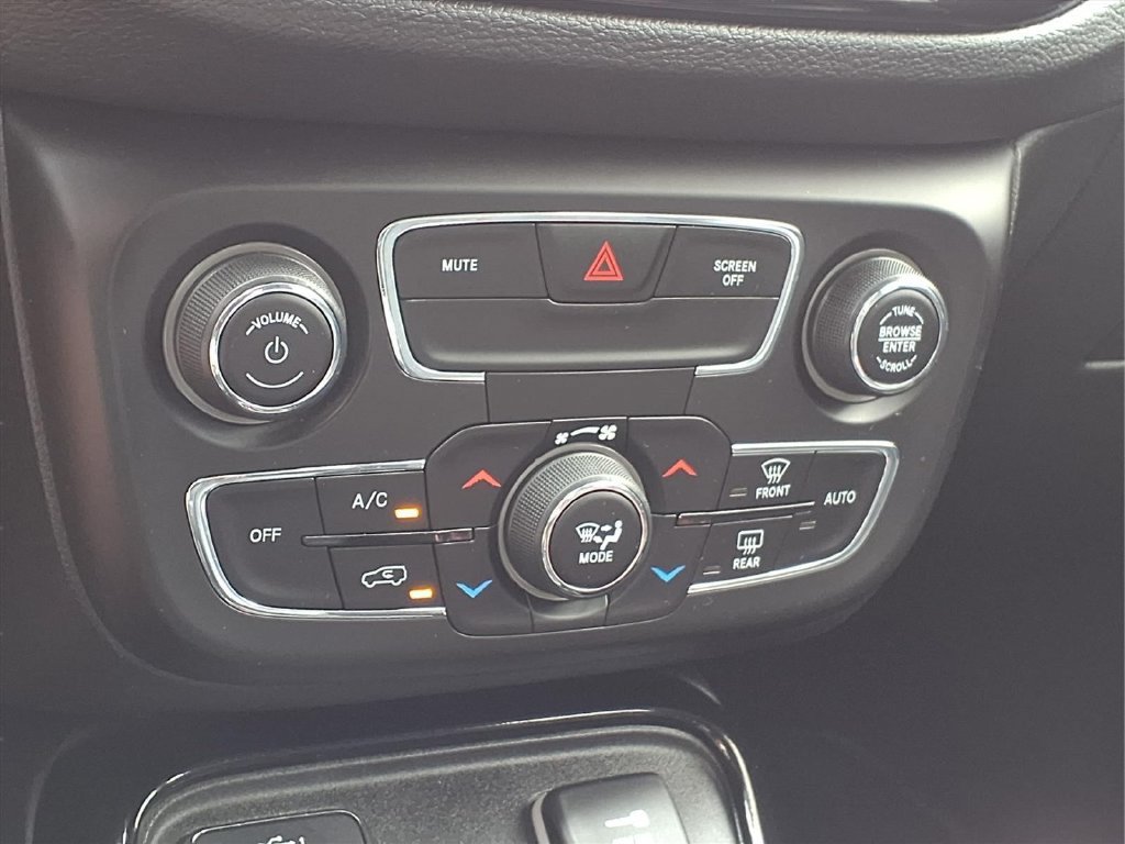 Used 2019 Jeep Compass Latitude FWD image 13