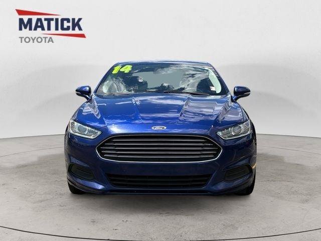 Used 2014 Ford Fusion SE FWD image 2