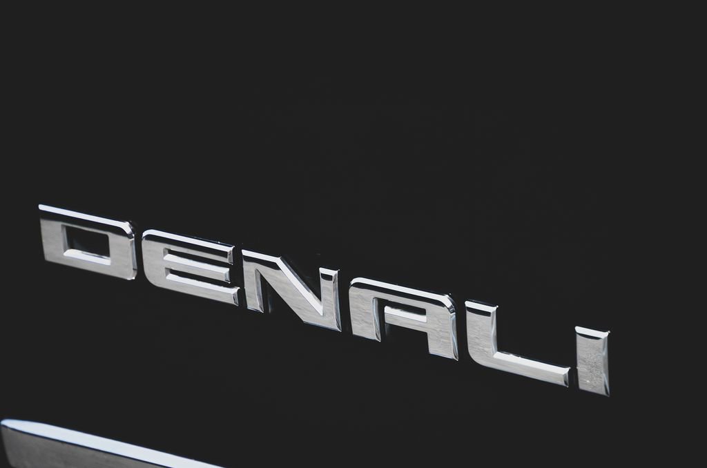 Used 2019 GMC Yukon Denali w/ Denali Ultimate Package AWD/4WD image 5