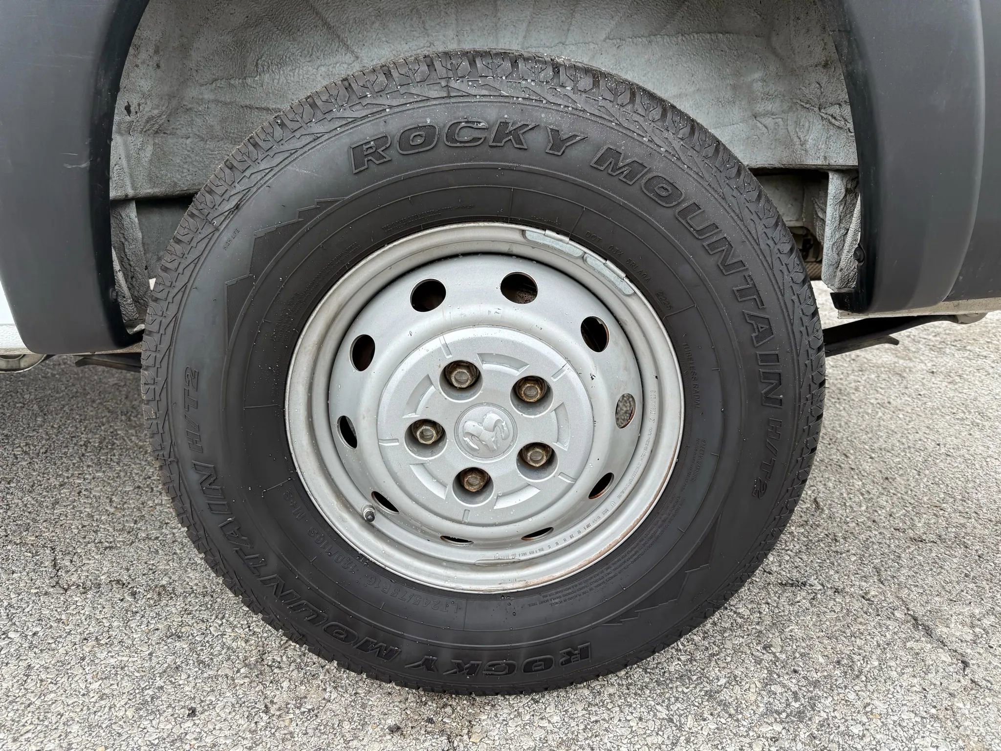 Used 2020 RAM ProMaster 2500 w/ Premium Appearance Group image 19