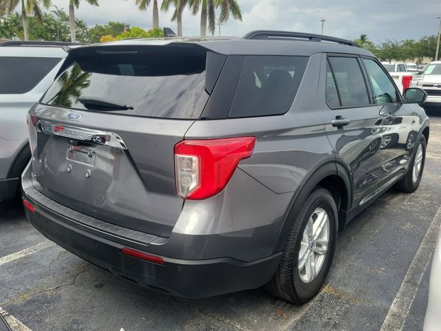 Used 2022 Ford Explorer XLT RWD image 3