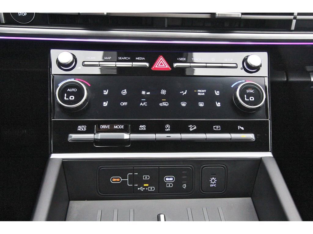Certified 2025 Hyundai Santa Fe Limited AWD/4WD image 30
