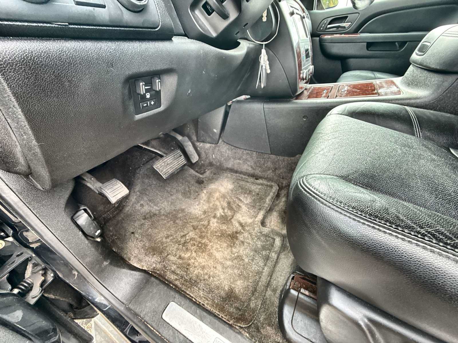 Used 2013 Chevrolet Tahoe LTZ AWD/4WD image 33
