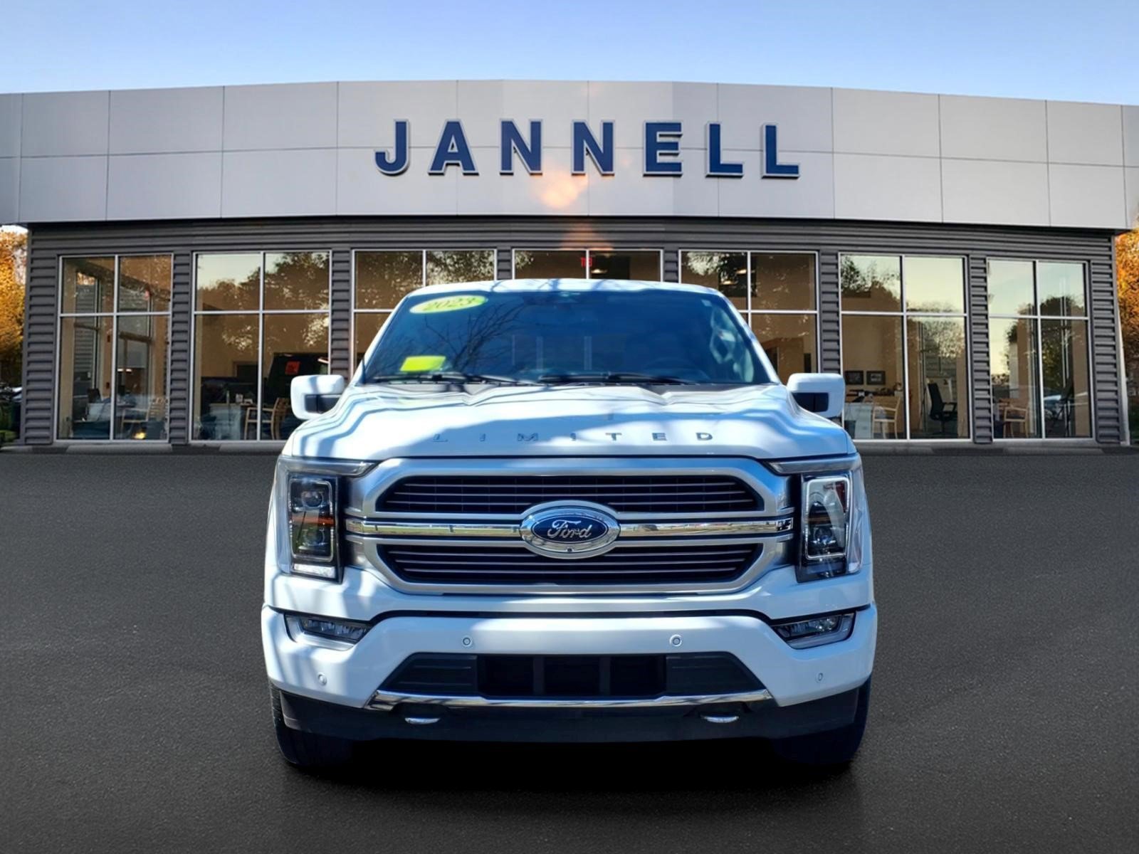 Used 2023 Ford F150 Limited image 2