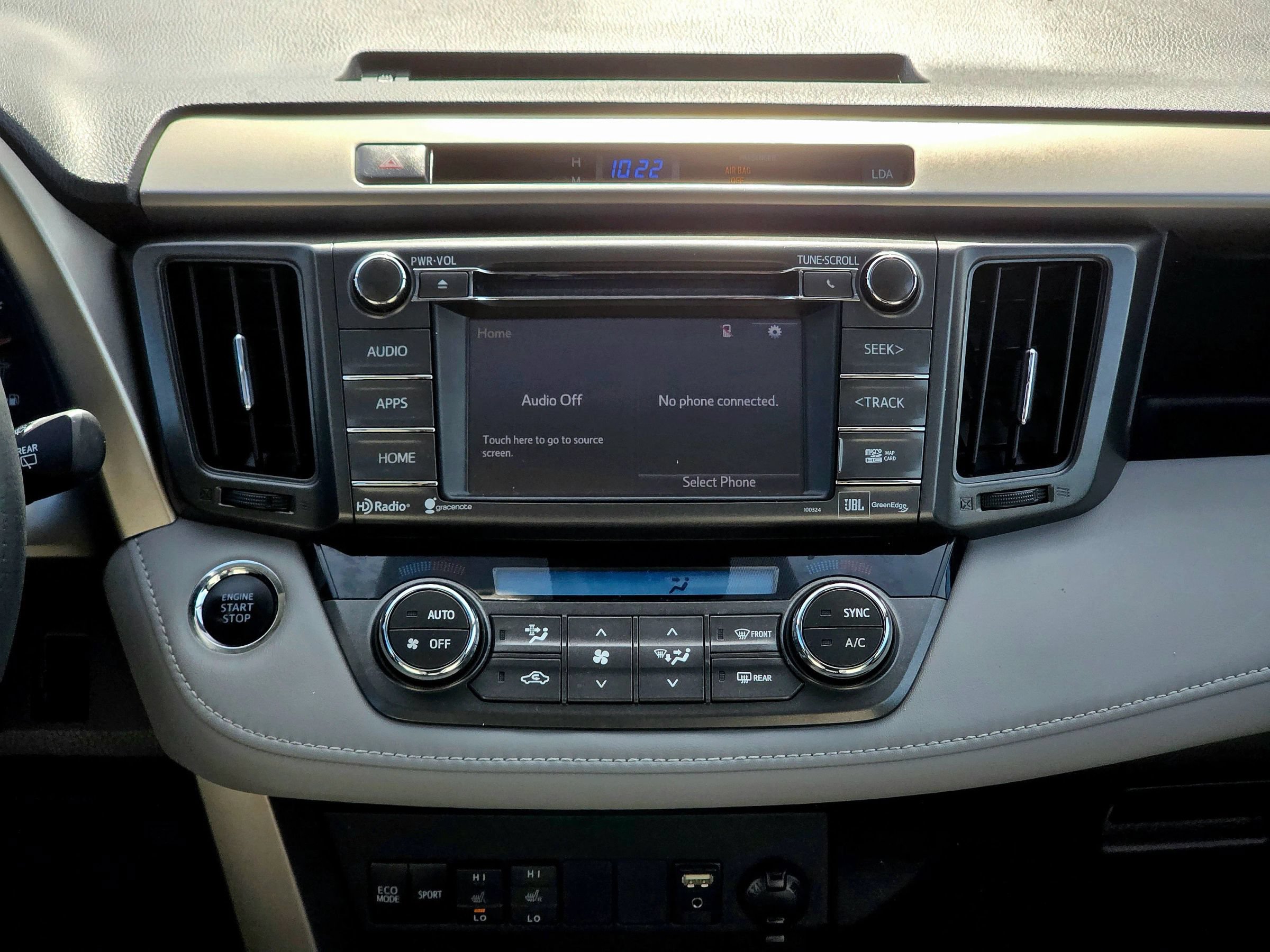 Used 2014 Toyota RAV4 Limited w/ Technology Package AWD/4WD image 31