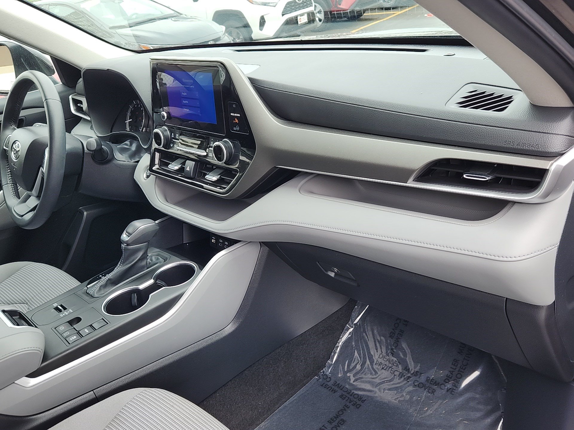 Certified 2024 Toyota Highlander LE FWD image 31